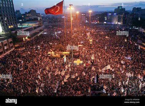 Geziparkhusprotesterna; 2013 års folkrörelse mot urbana utvecklingsprojekt i Istanbul